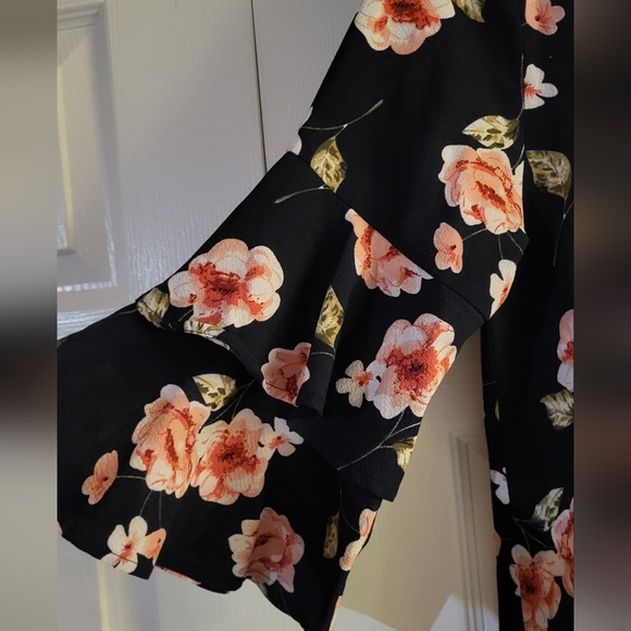 Sun & Moon Womens Blouse Small - Picture 3 of 5